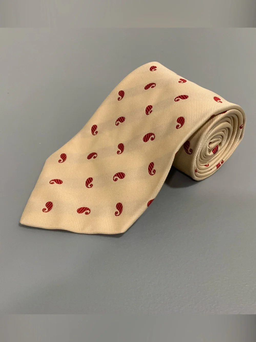 NEW WITH TAGS Banana Republic Men's Beige Paisley Silk Tie $68